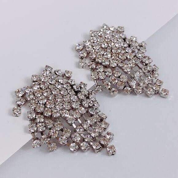 Signed KJL Kenneth Jay Lane Rhinestone Waterfall Silver Tone Clip On Earrings - Picture 6 of 10